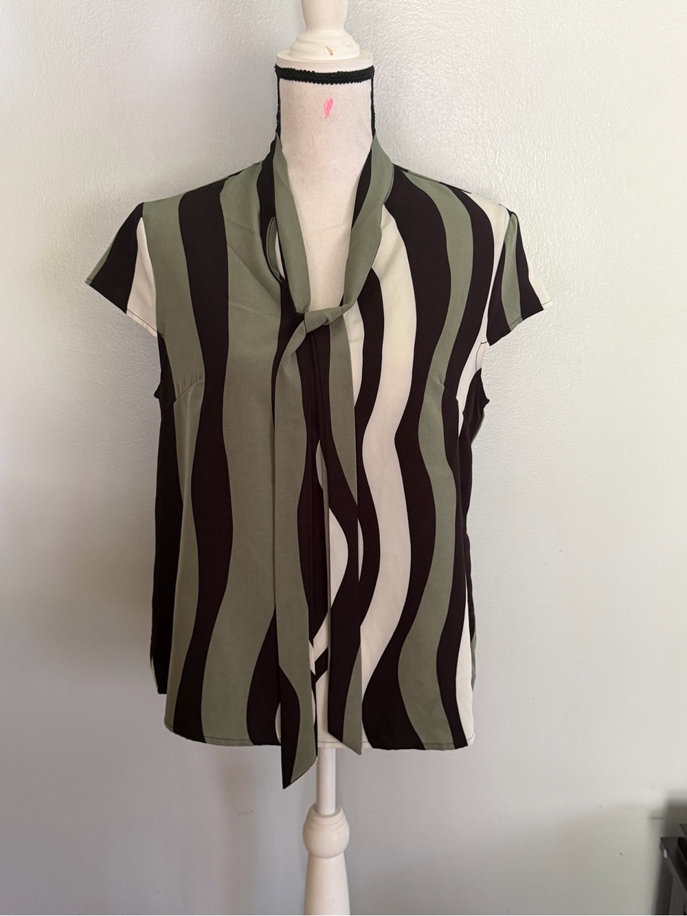 SHEIN Olive, Black & Cream Tie-Neck Cap Sleeve Blouse